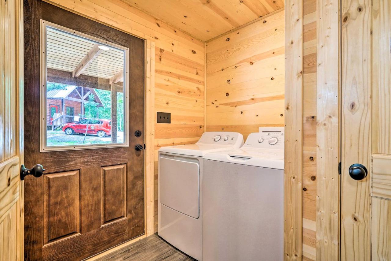 Stylish Cabin By Beavers Bend Hot Tub And Fire Pit Broken Bow Exterior photo